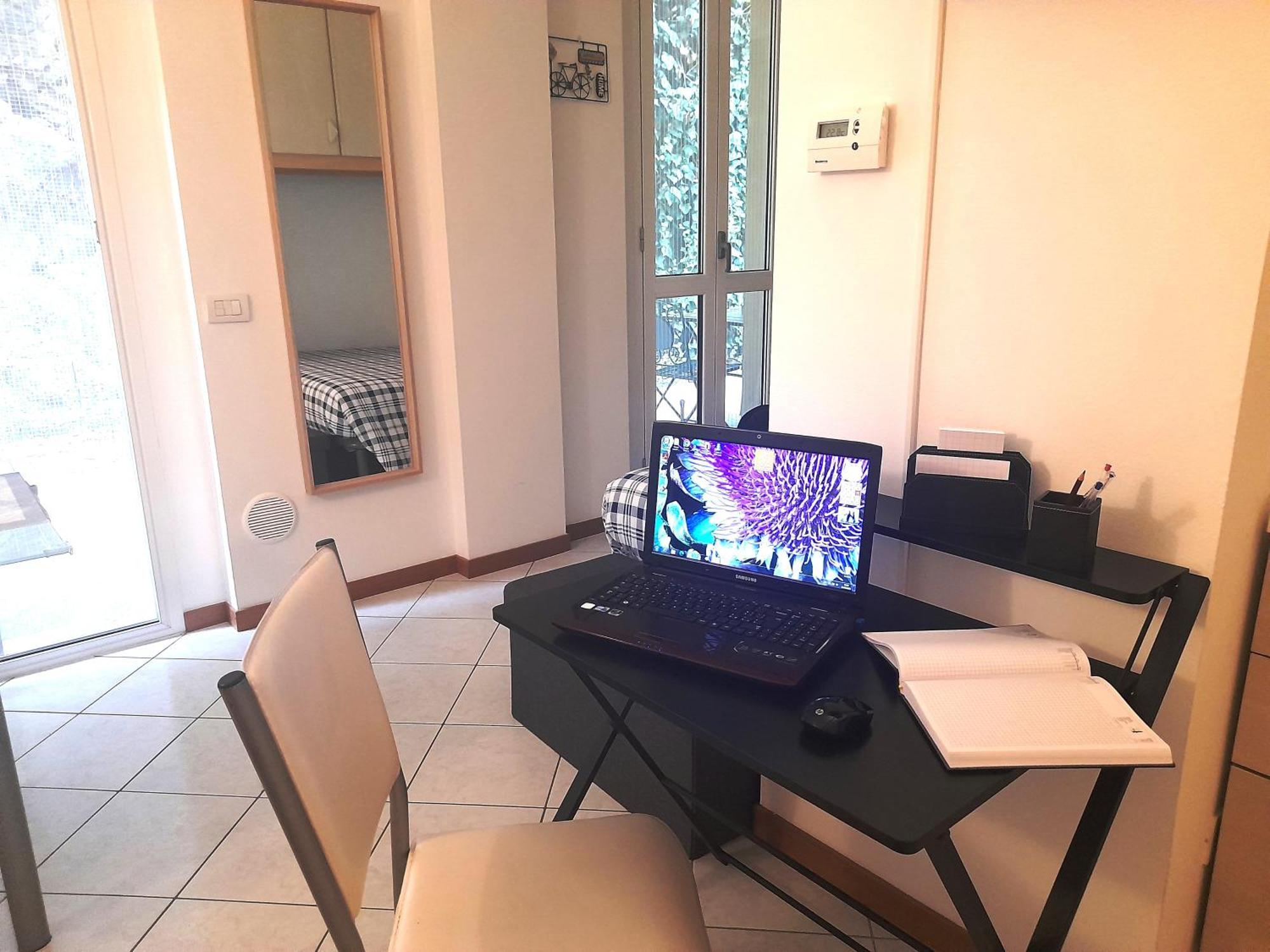 Private Garden & Garage - Self Check-In & Remote Access Como Exterior foto