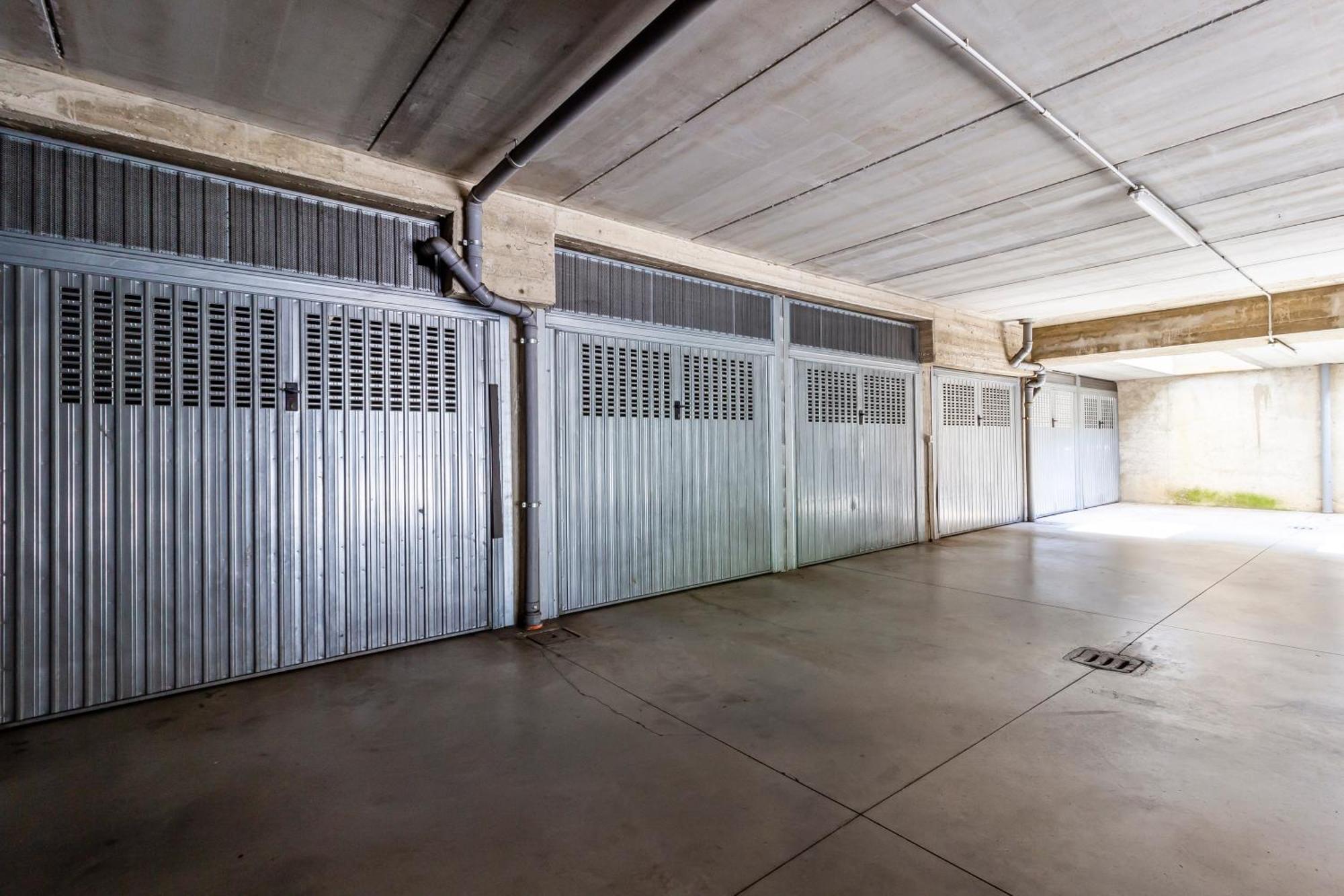 Private Garden & Garage - Self Check-In & Remote Access Como Exterior foto